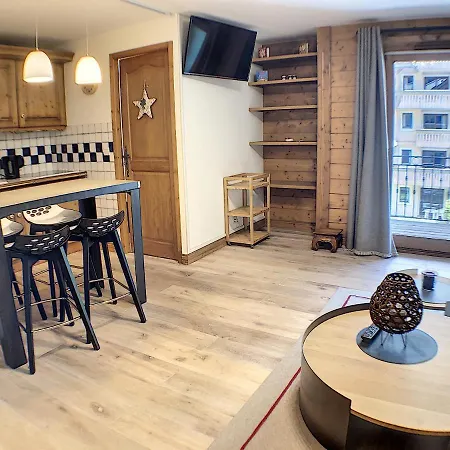 Grey Squirrel Apartman *