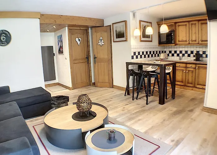 Grey Squirrel * Chamonix