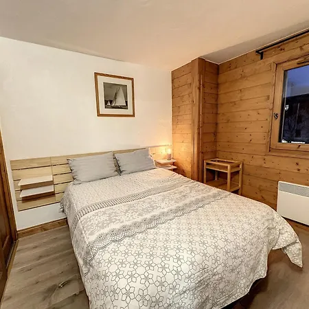 Grey Squirrel * שאמוני